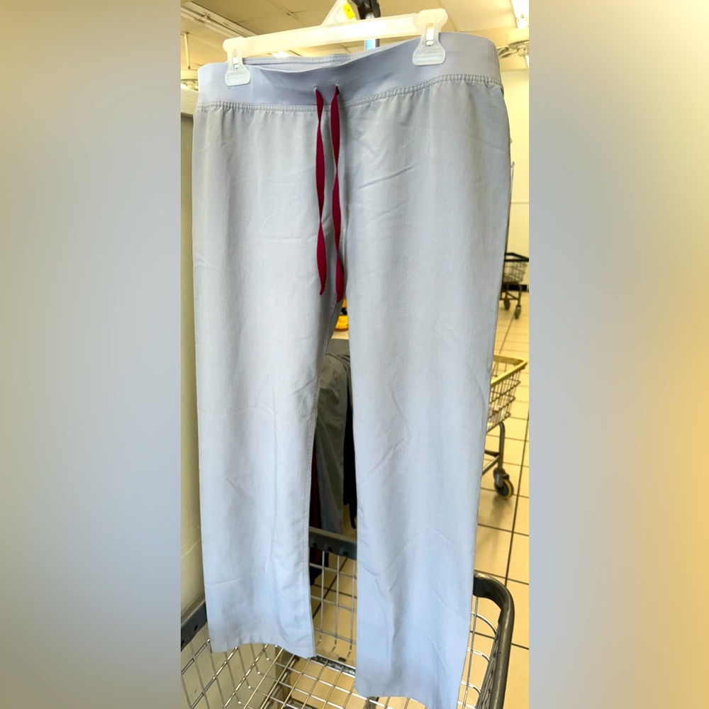 Men’s FIGs Scrub pants LARGE